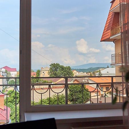 Lux Apartment Mukaczewo Zewnętrze zdjęcie