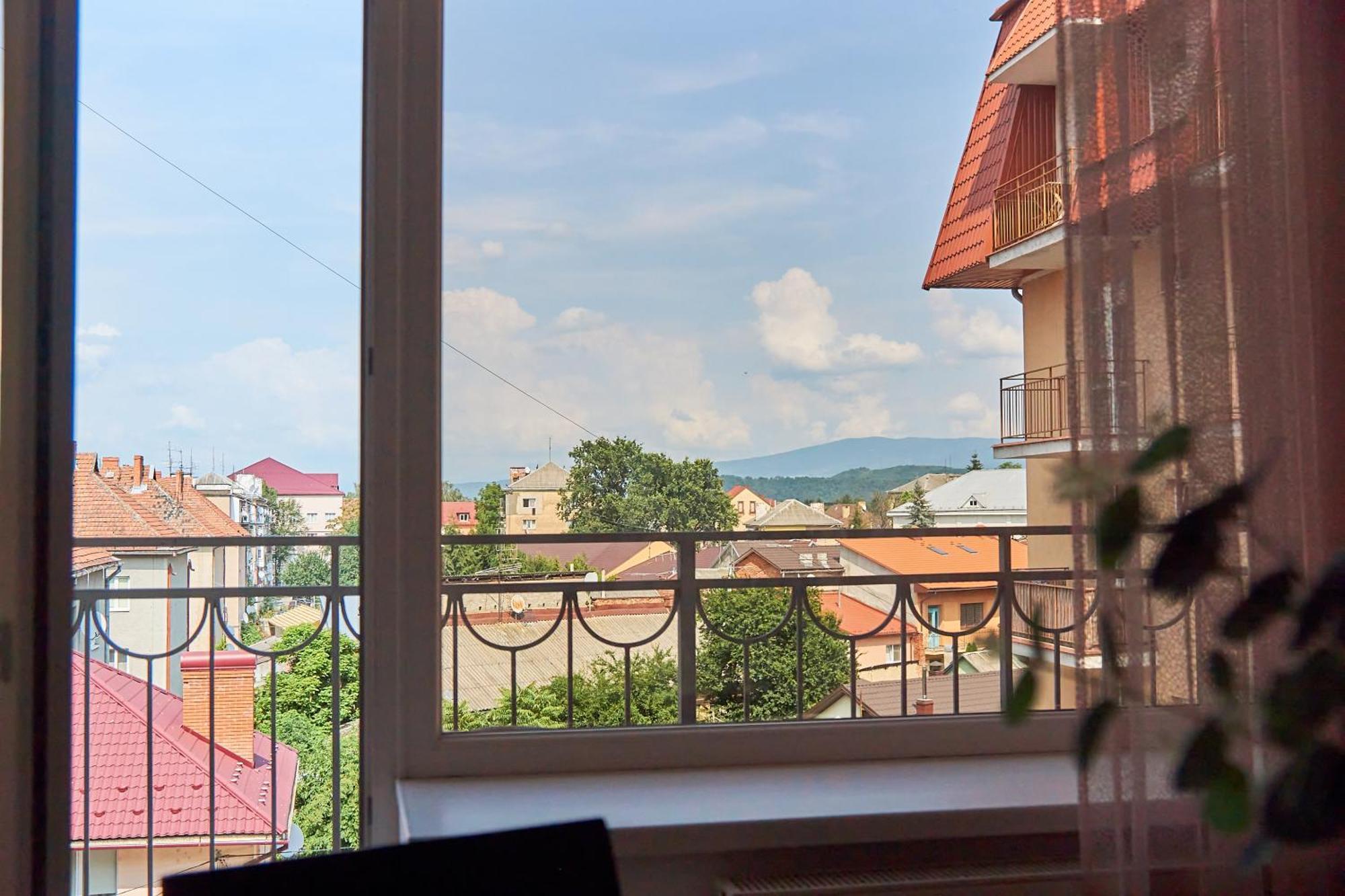 Lux Apartment Mukaczewo Zewnętrze zdjęcie